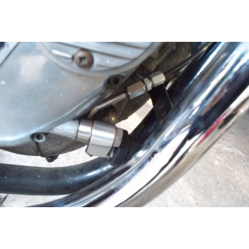 triumph bonneville t120 oil capacity